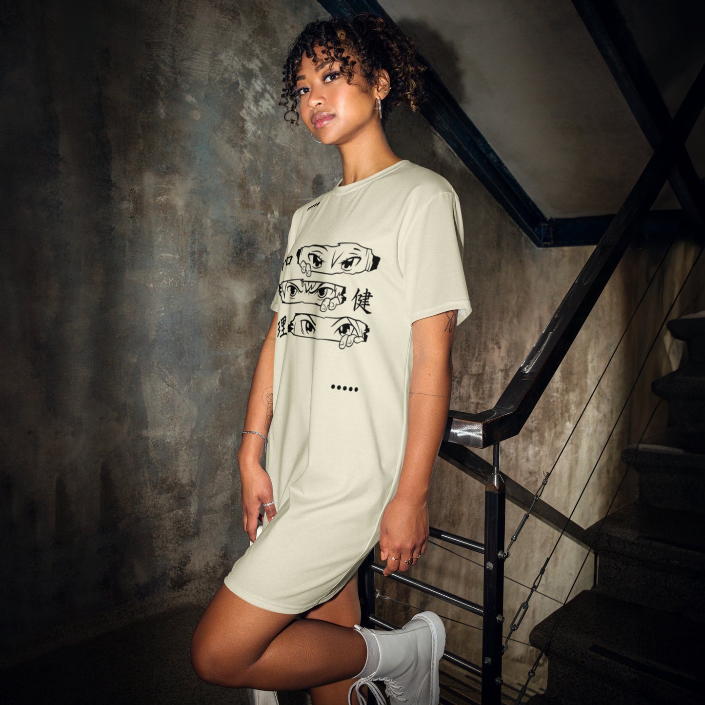 Eyes-On-Me T-shirt dress