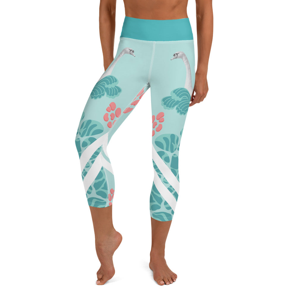 Swans Yoga Capri Leggings$32.00