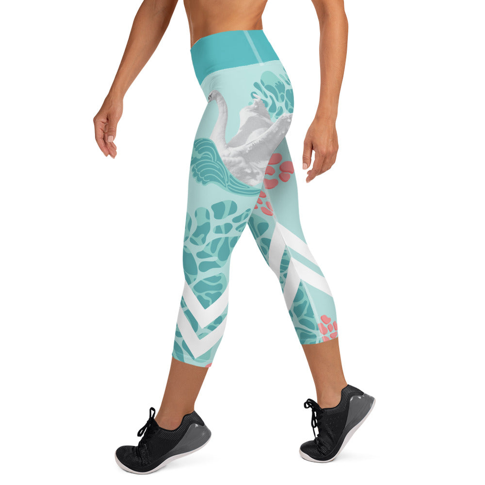 Swans Yoga Capri Leggings$32.00