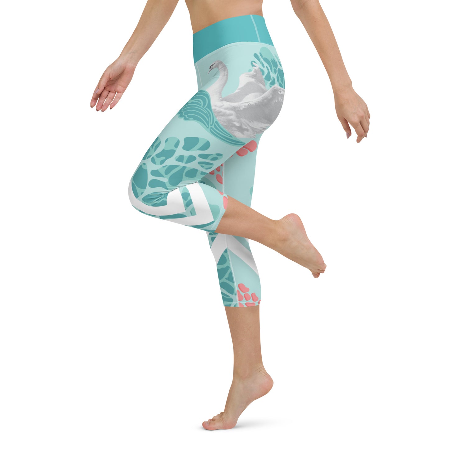 Swans Yoga Capri Leggings$32.00