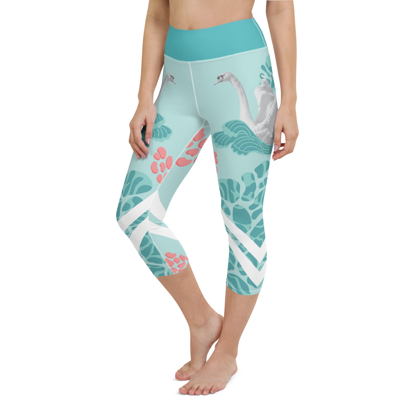 Swans Yoga Capri Leggings$32.00