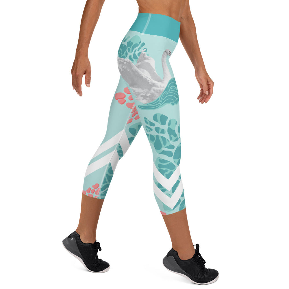 Swans Yoga Capri Leggings$32.00
